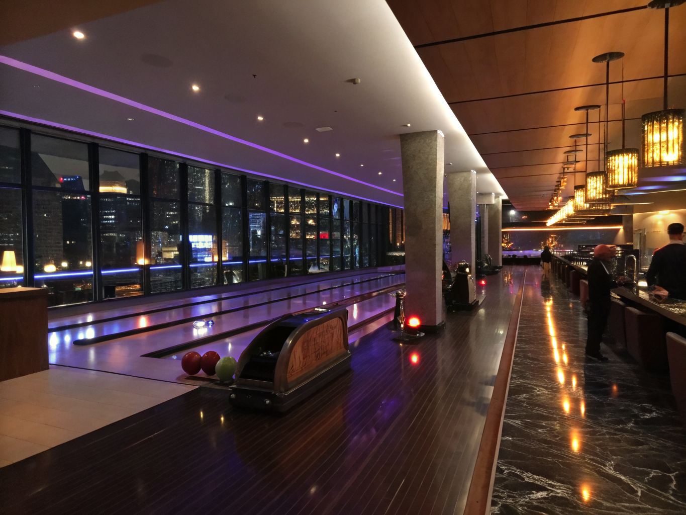 Global Foyer, Golf Course Rd